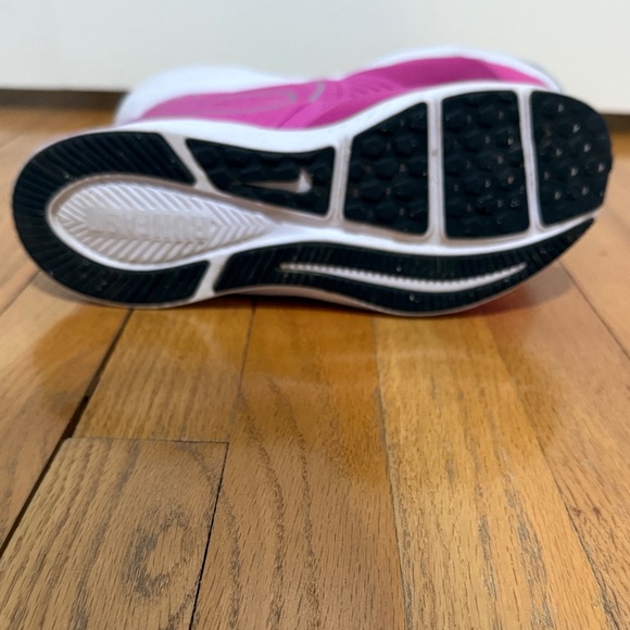 Nike Kids Youth Pink Athletic Shoes Fits Womens 8 1/2 - Picture 7 of 9
